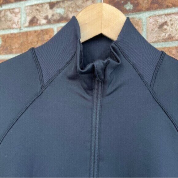 Lululemon * Always Alert 1/2 Zip Black 8 - Picture 7 of 15